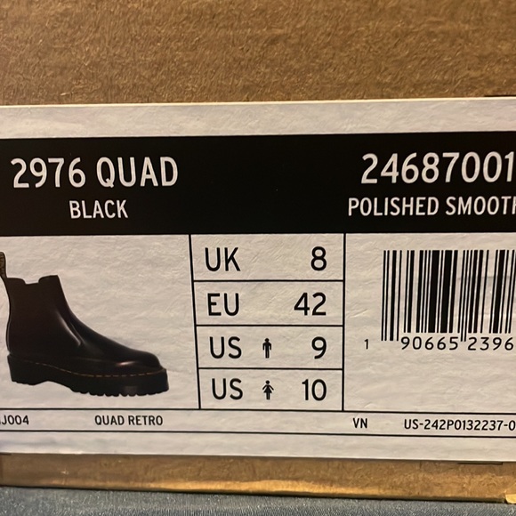 Selling black leather platform Chelsea boots - Picture 3 of 7